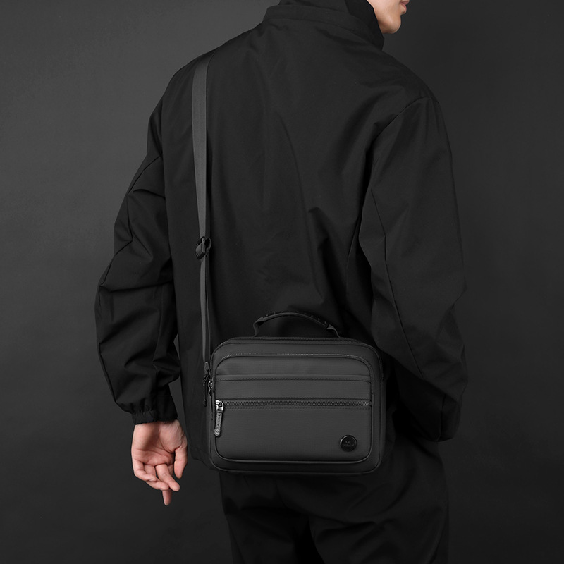 Cycling Commute Essentials - 男性用軽量ナイロンクロスボディバッグ - サイクリング通勤用スリングパック、防水機能付きショルダーバッグ、日常必需品