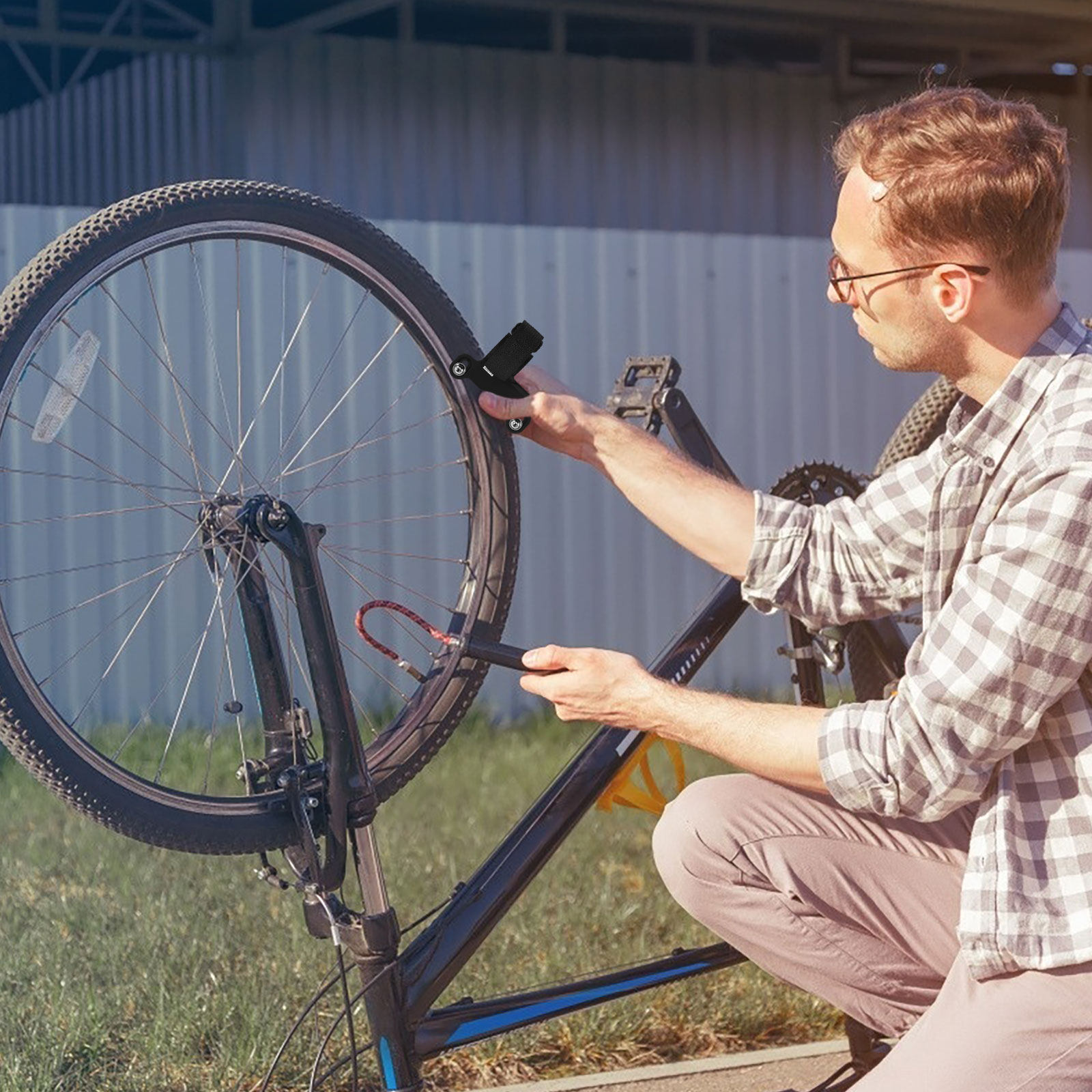 コンパクトバイクポンプホルダー ナイロンストラップマウント  - Bike Pump Frame Mount のレビューと価格